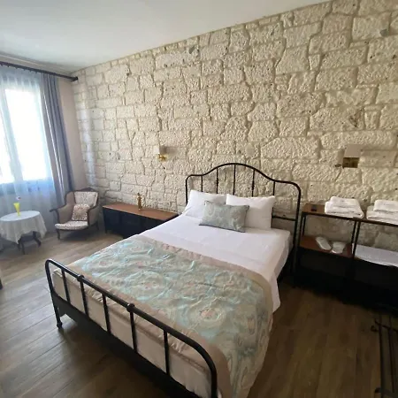 Demır Konak *