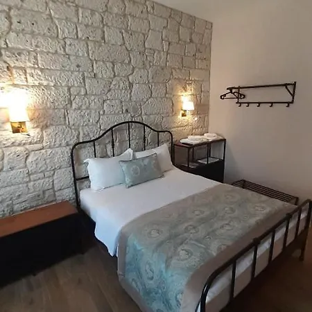 Demır Konak * Çeşme